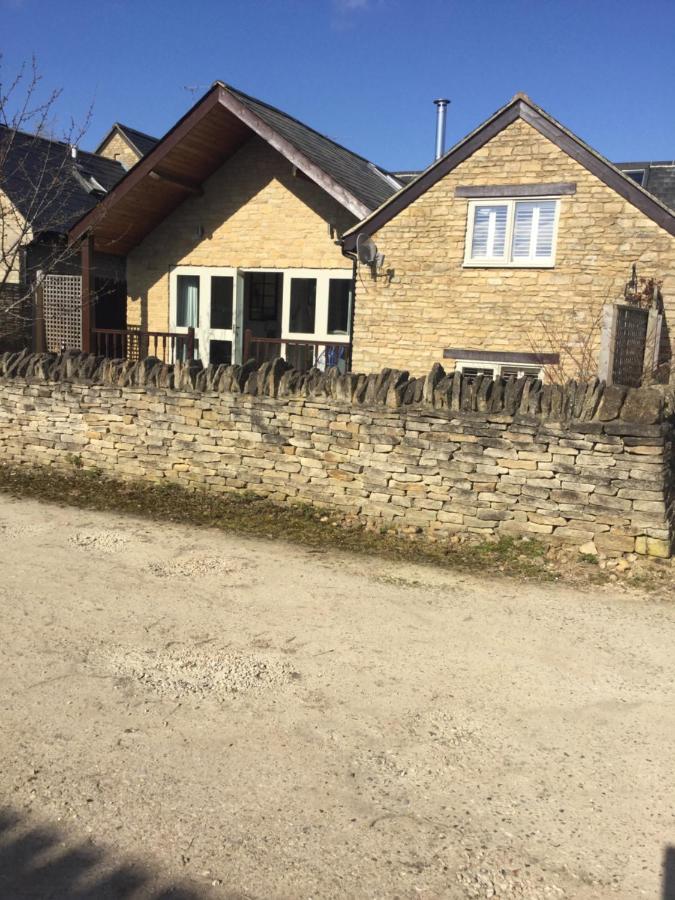 3 Bedroom 5* Barn Conversion Cotswolds 치핑노턴 외부 사진